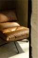Koniakowy fotel ALANEZ w stylu vintage