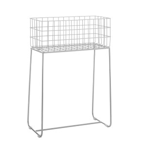 Srebrny metalowy koszyk do przechowywania