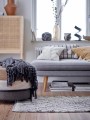 Szara leżanka z wałeczkiem Daybed