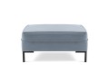 Pufa Luis jasny niebieski aksamit na czarnych nóżkach
