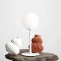 Lampka stołowa PINNE biała minimalistyczna