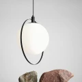 Minimalistyczna lampa wisząca AURA biało czarna