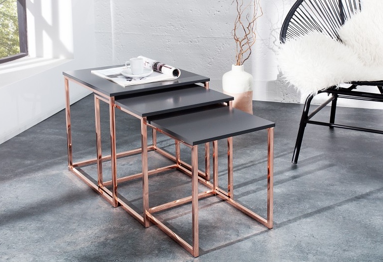 Zestaw trzech stolików kawowych New Elements miedziane nogi